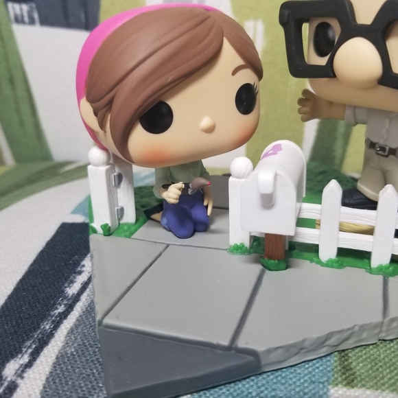 Funko Pop Disney Pixar’s UP Carl & Ellie 2020 Fall Convention Limited Edition - Picture 6 of 15